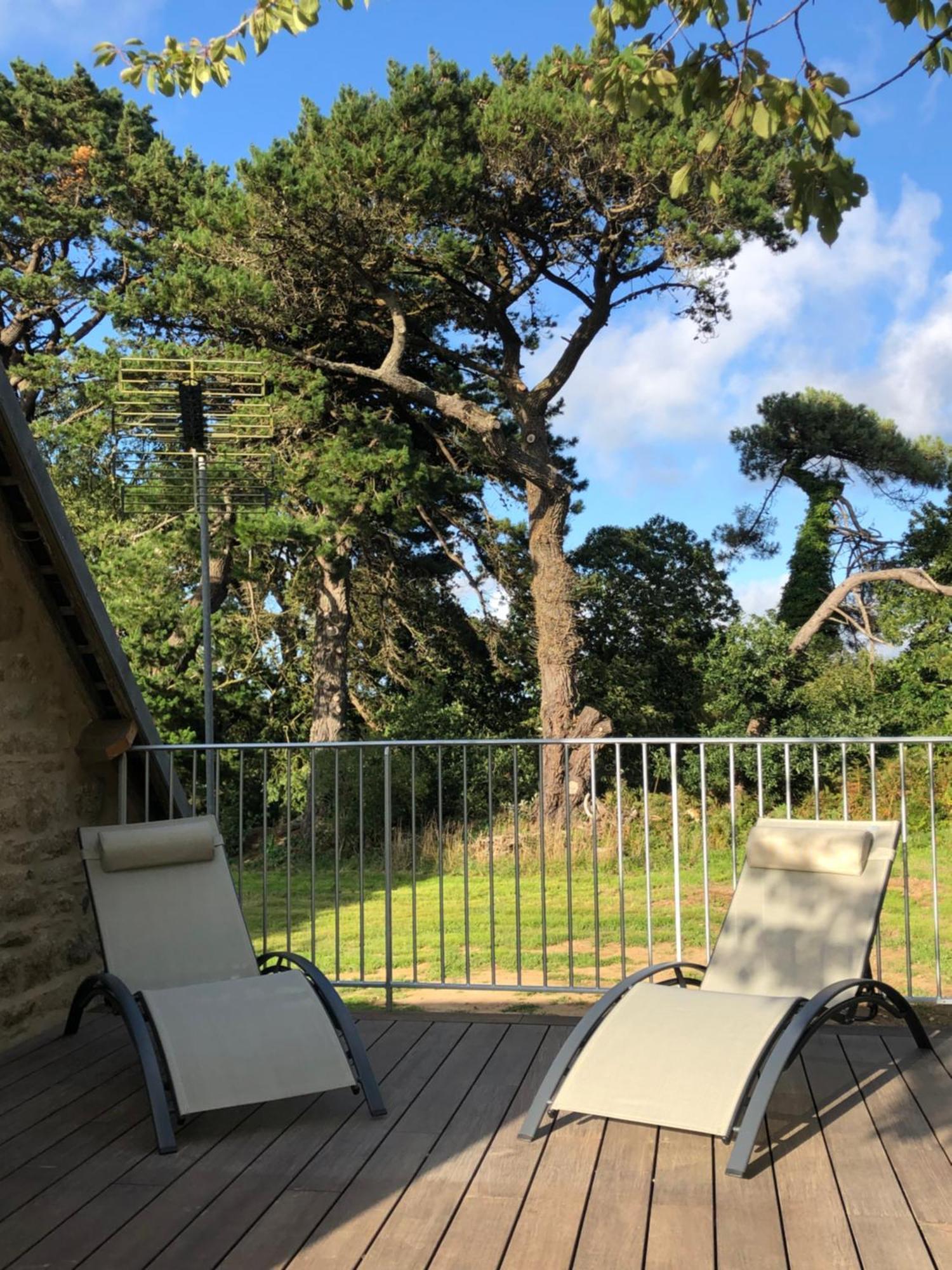 Les Sous Le Phare Apartment