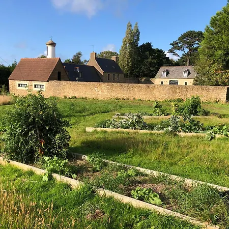 Les Ecolodges Sous Le Phare Louannec Esterno foto