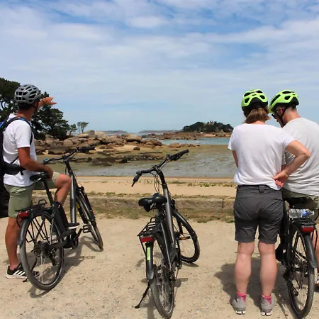 Les Ecolodges Sous Le Phare Louannec Esterno foto