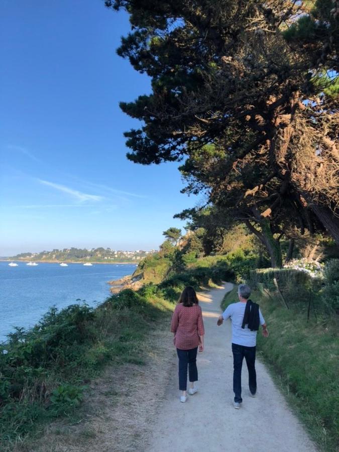 Les Sous Le Phare Louannec