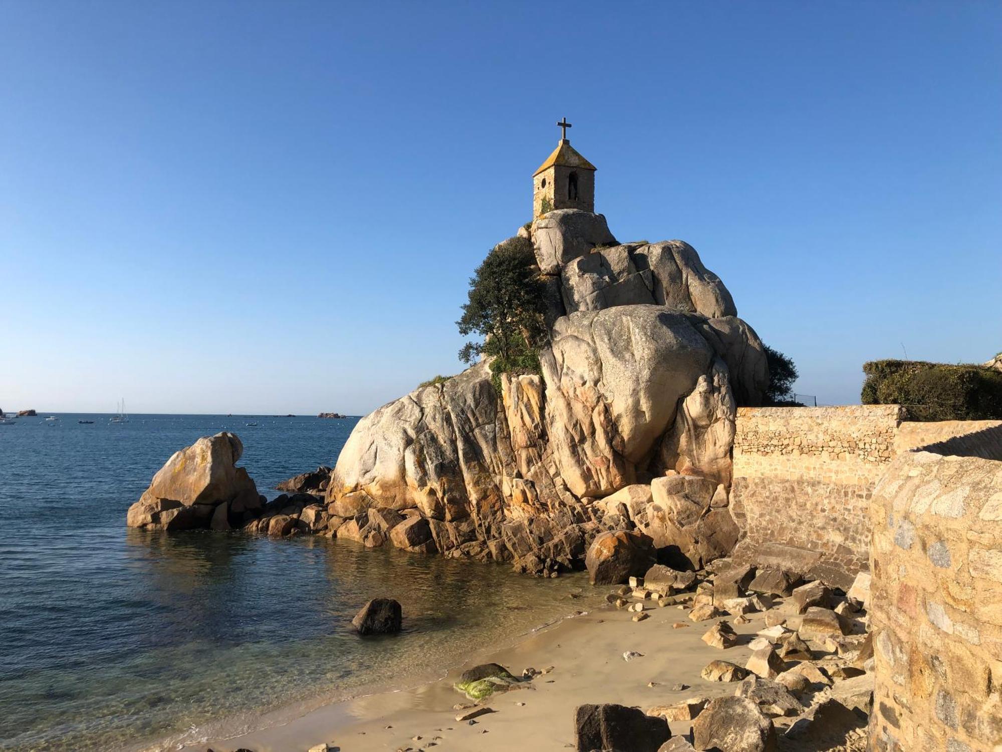 Les Sous Le Phare Apartment Louannec